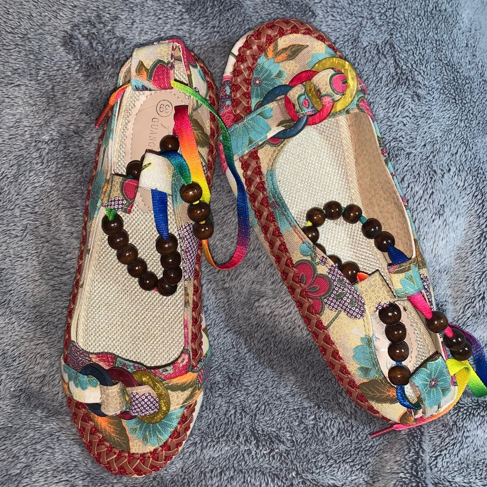 Colorful Comfort Flats w/Beaded Ties sz 8.5